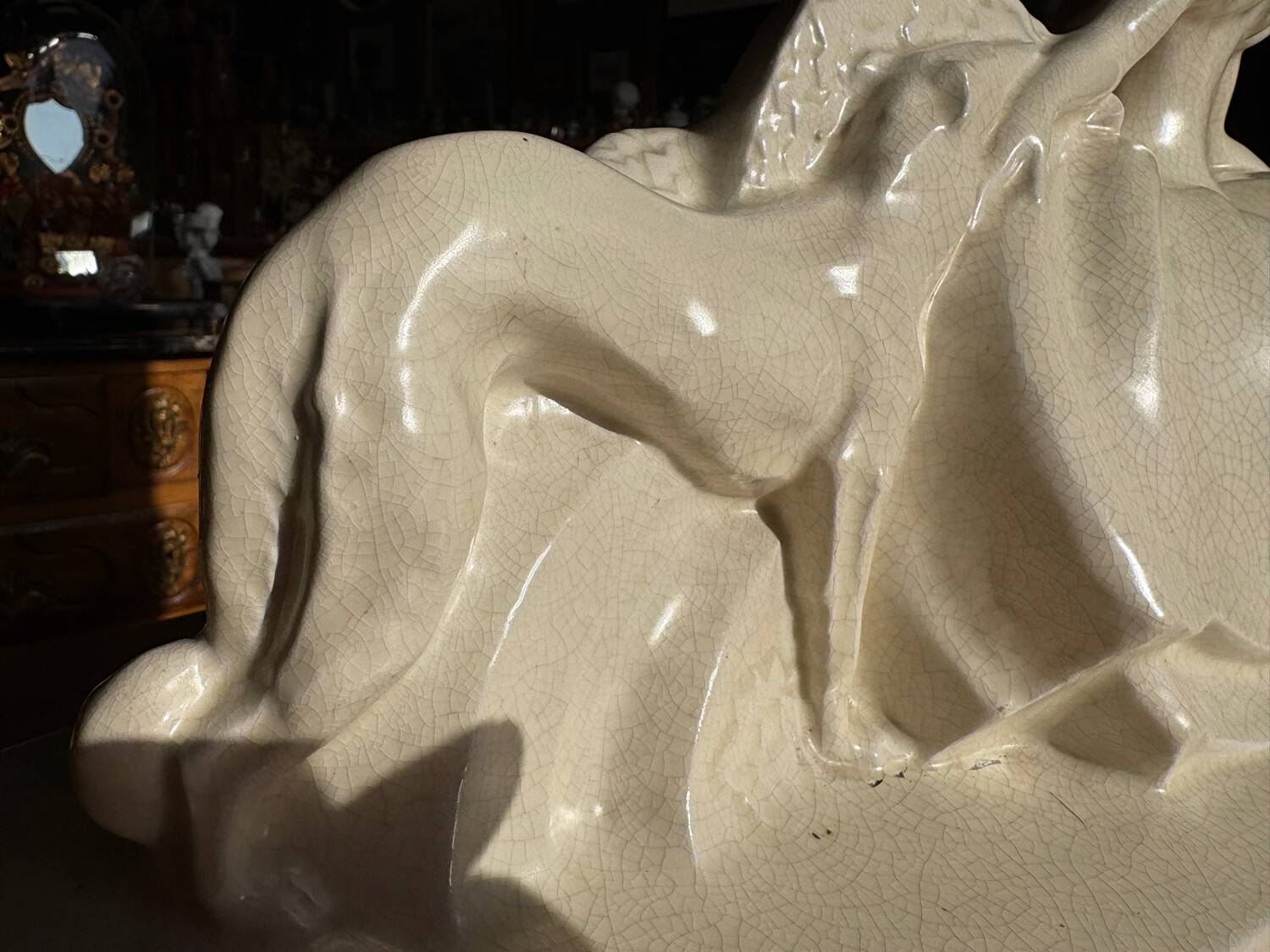 Grande sculpture Art Déco signée Lejan – Dame au lévrier