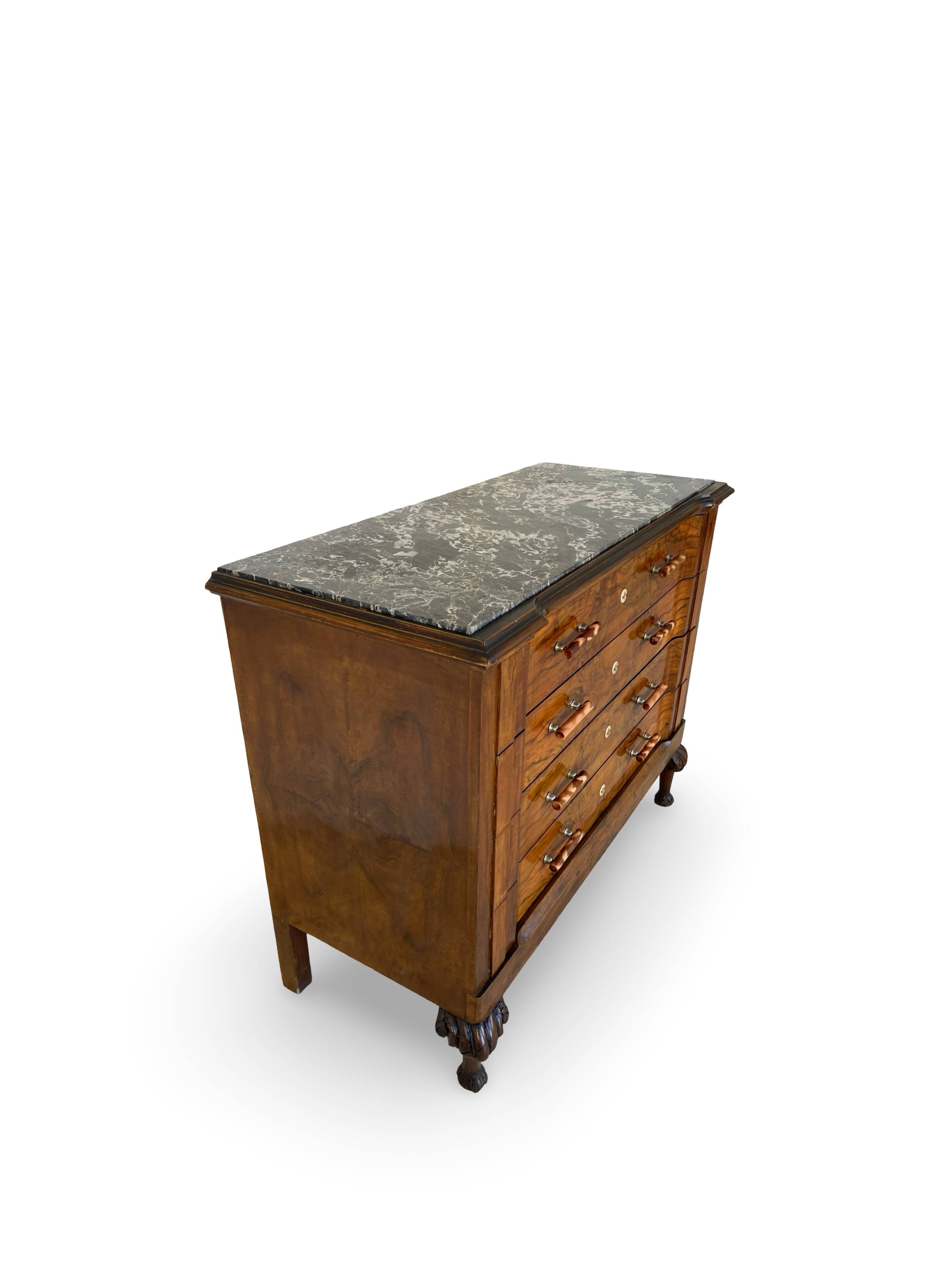 An Italian chest of drawers from the 1940s.