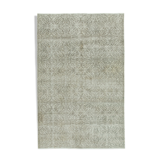 Hand-knotted turkish beige carpet 191 cm x 293 cm
