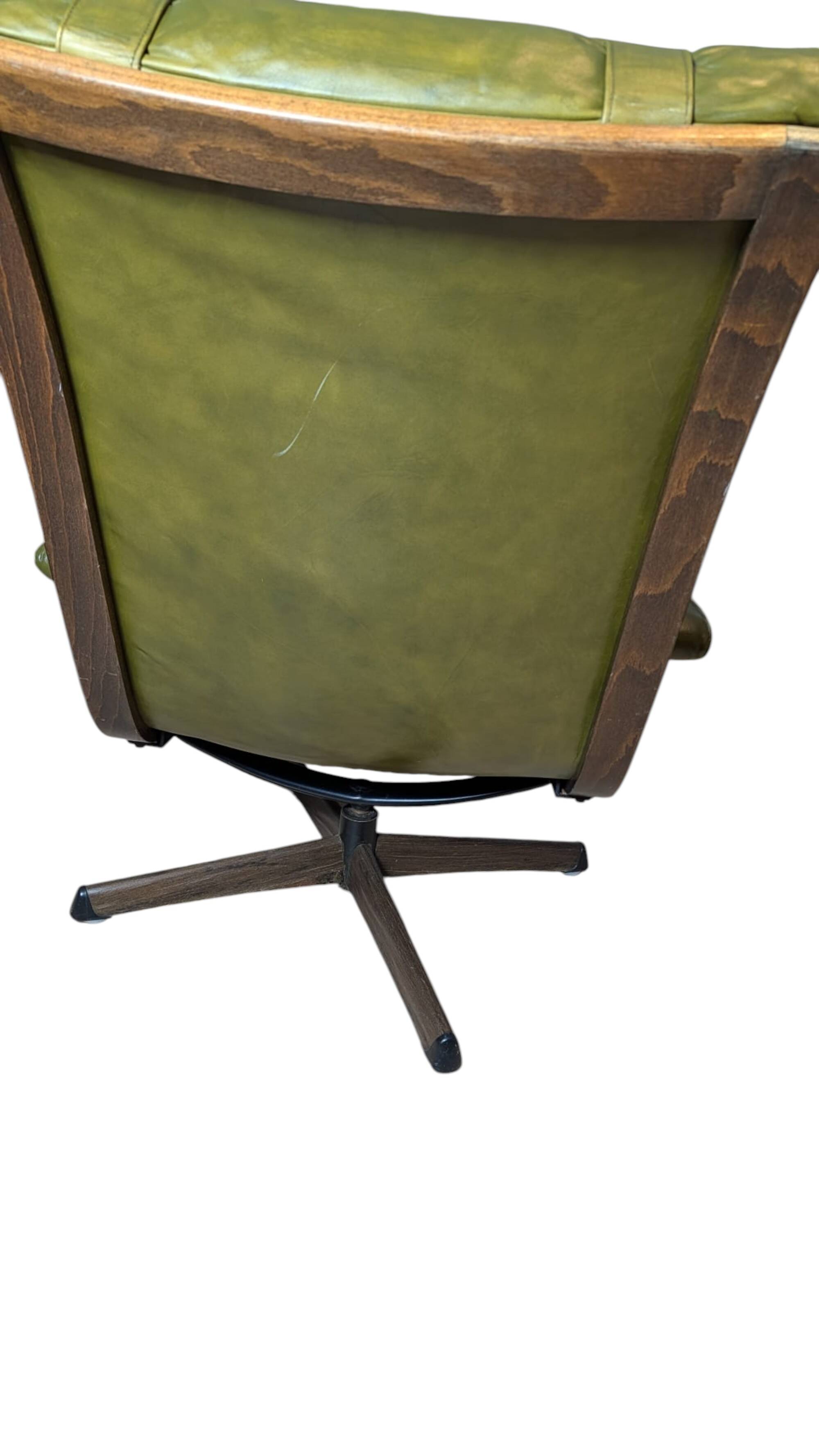 Vintage Swedish Göte Möbler “Delfin” olive green leather swivel armchair, 1970s