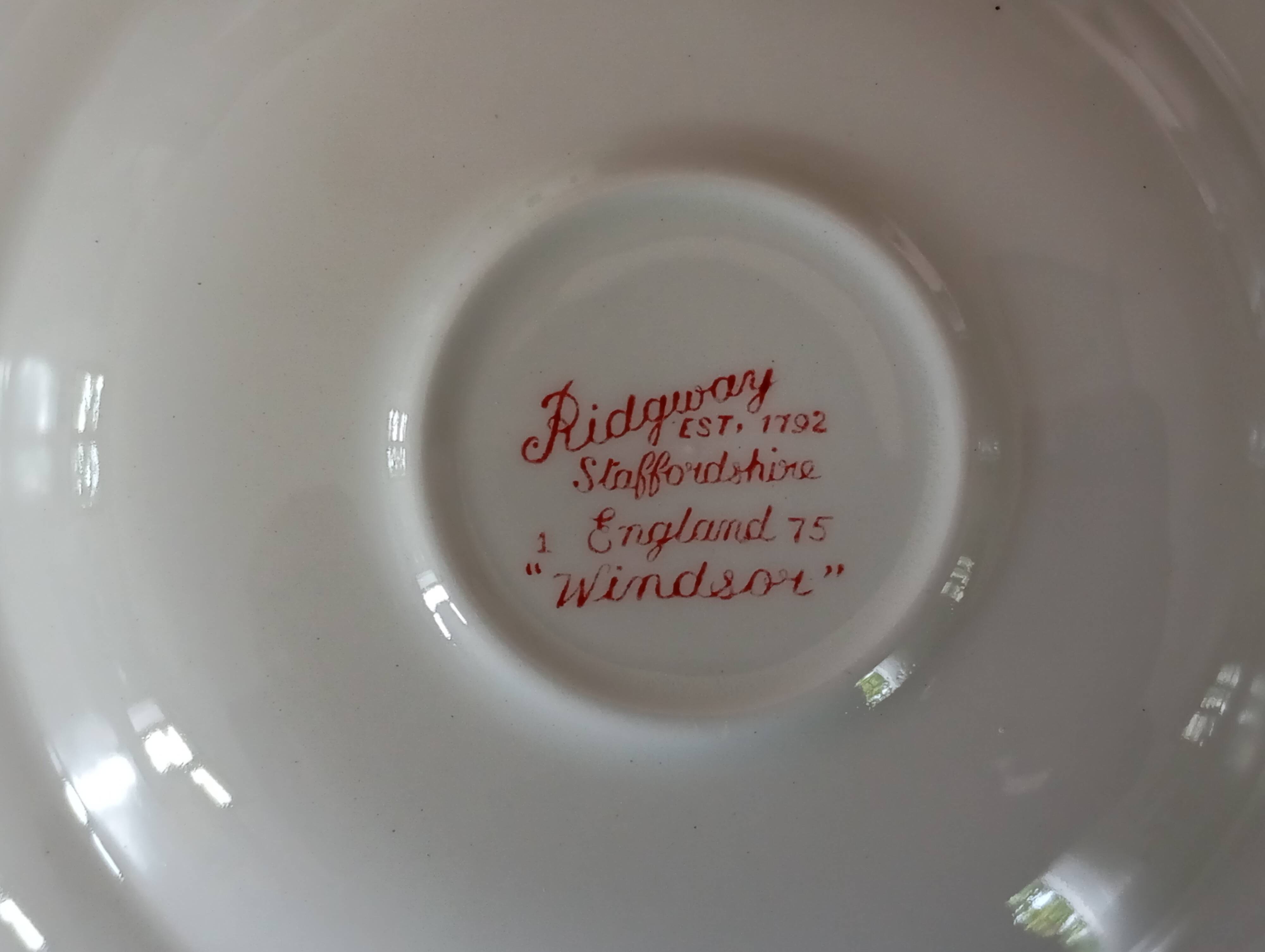 English mocha cups "Windsor" pink Ridgway (Staffordshire)