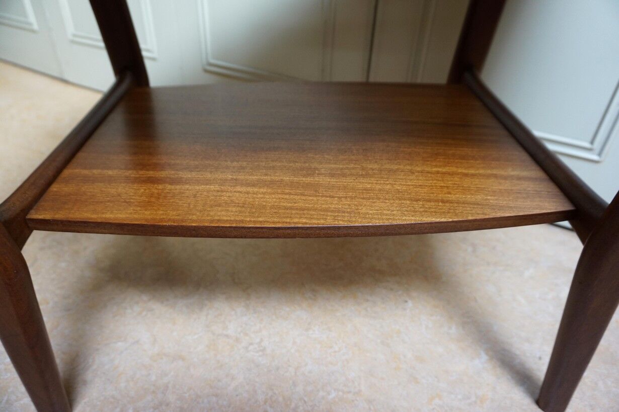 Table d’appoint par Louis Van Teeffelen pour Wébé