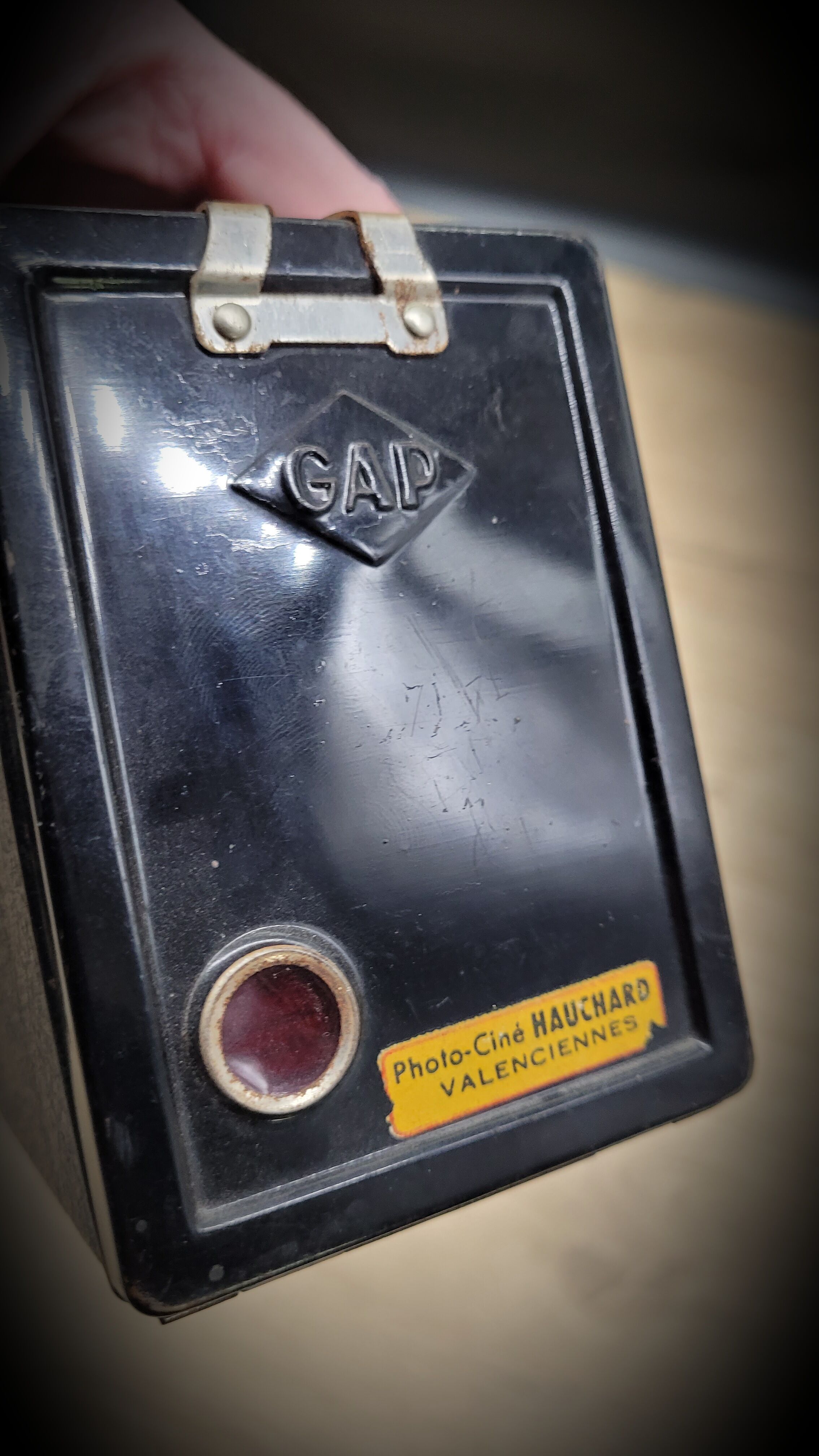 Gap box camera