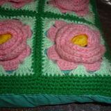 Coussin crochet vert rose jaune 40x40