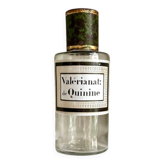 Valerianat: quinine apothecary bottle in transparent glass and metal