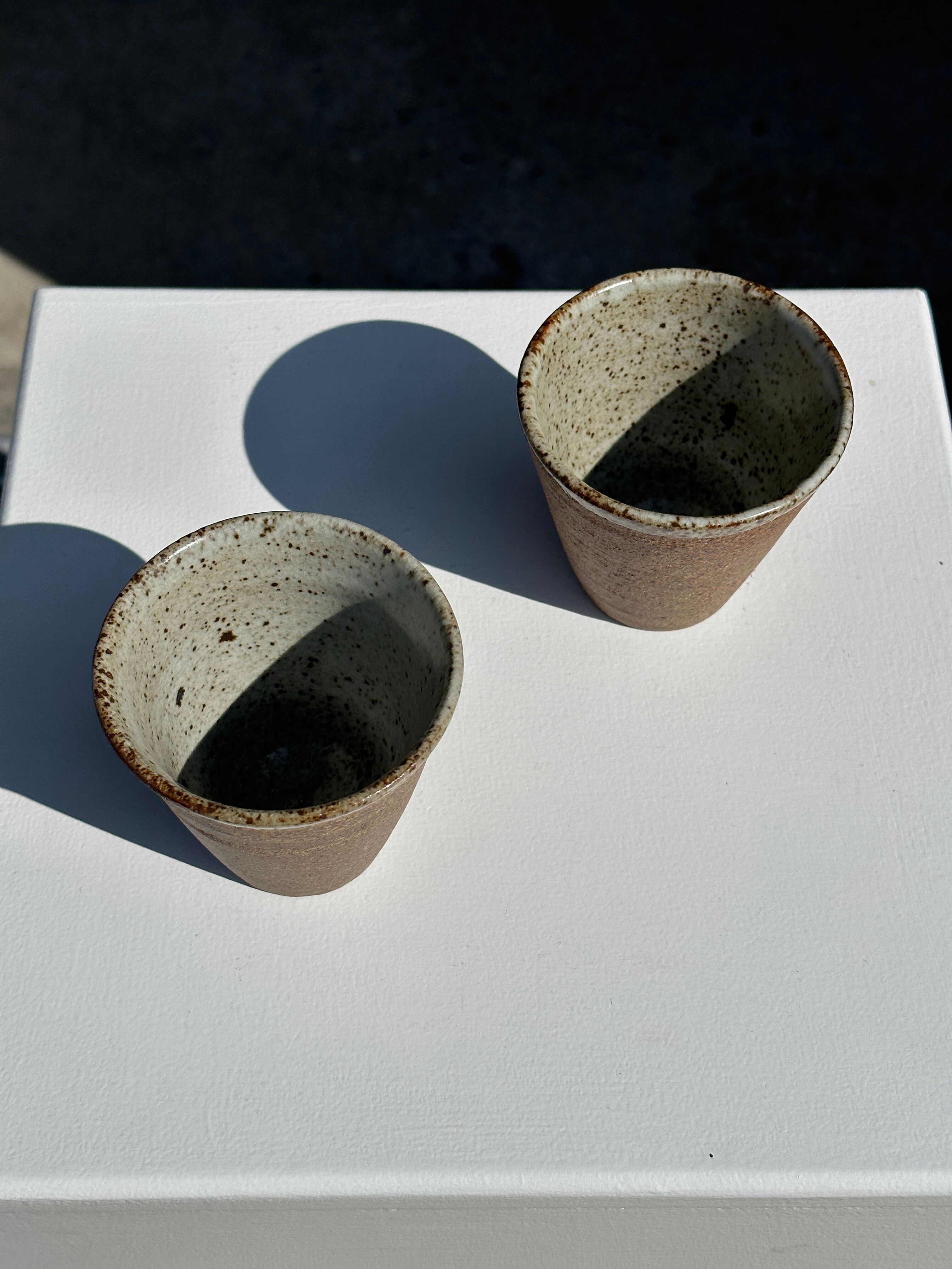 Lot de 2 tasses en céramique indonésienne (mat brun)