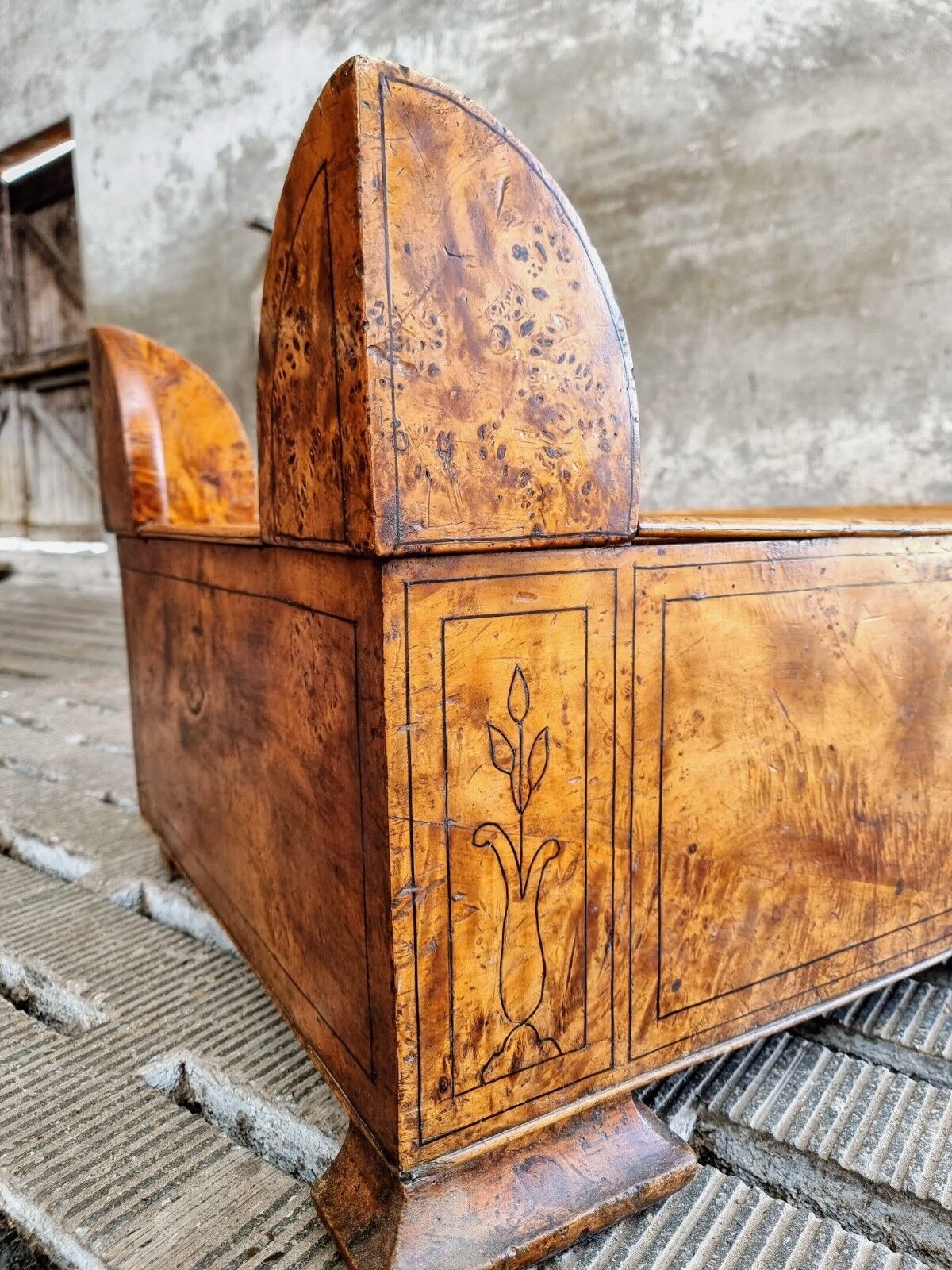 Antique chaise longue daybed Empire style walnut