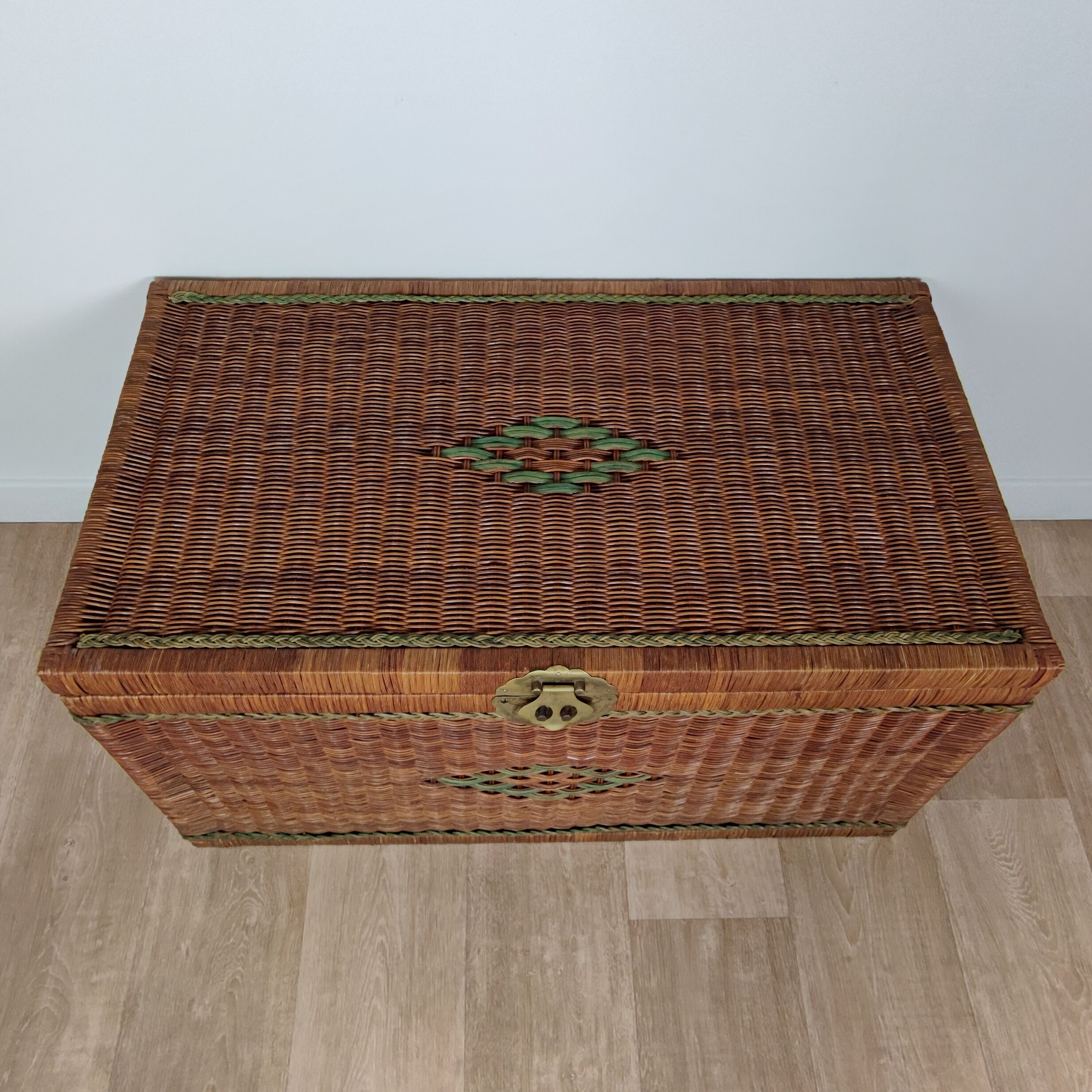 Wicker trunk