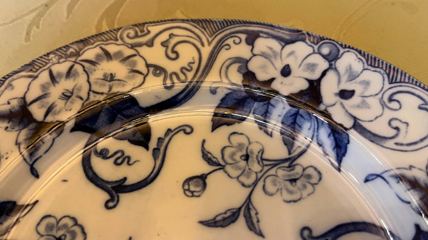 Lot de 4 assiettes  plates Creil Montereau vintage
