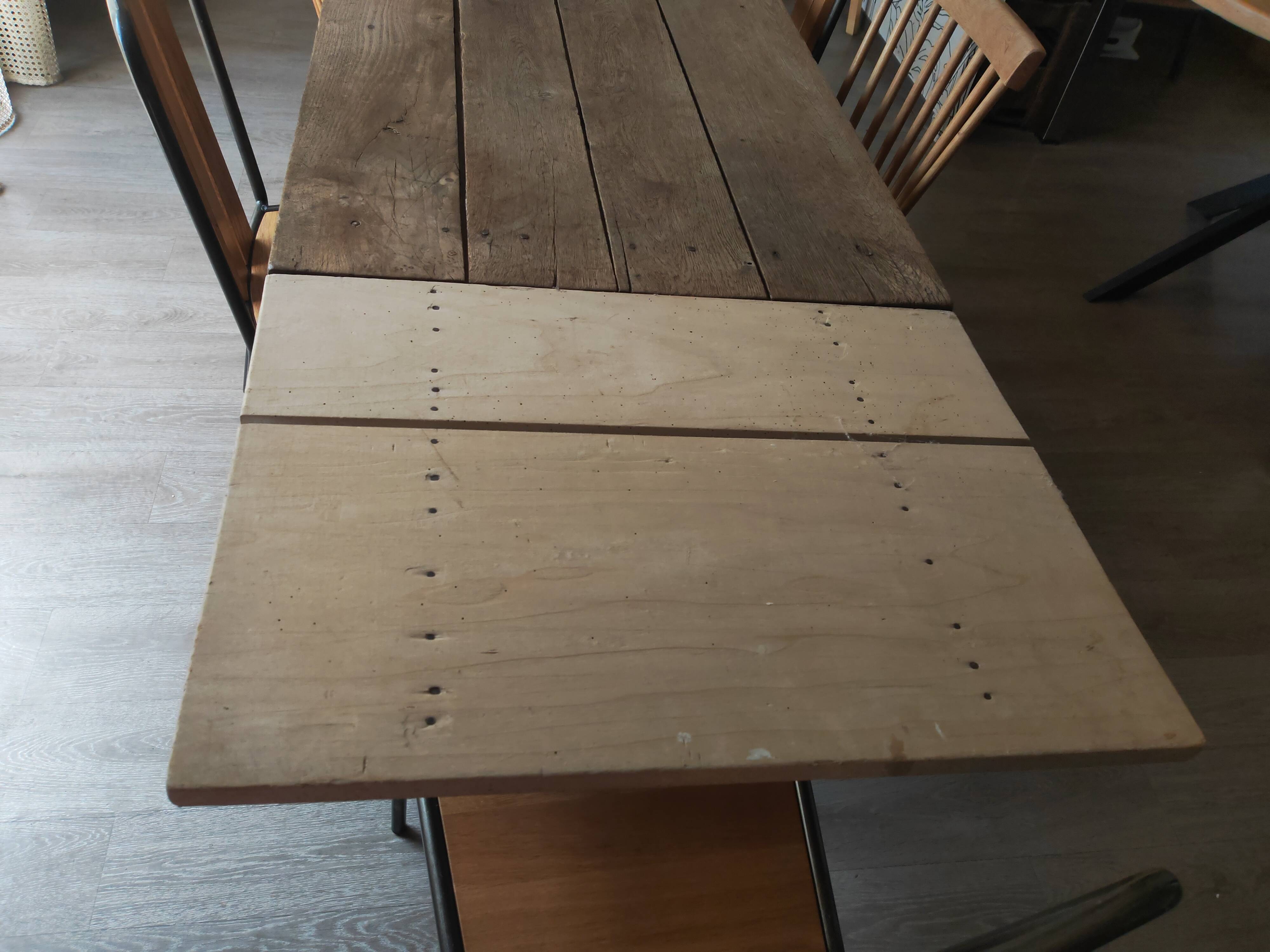 Farm table