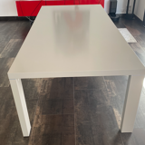 Table contours Ligne Roset