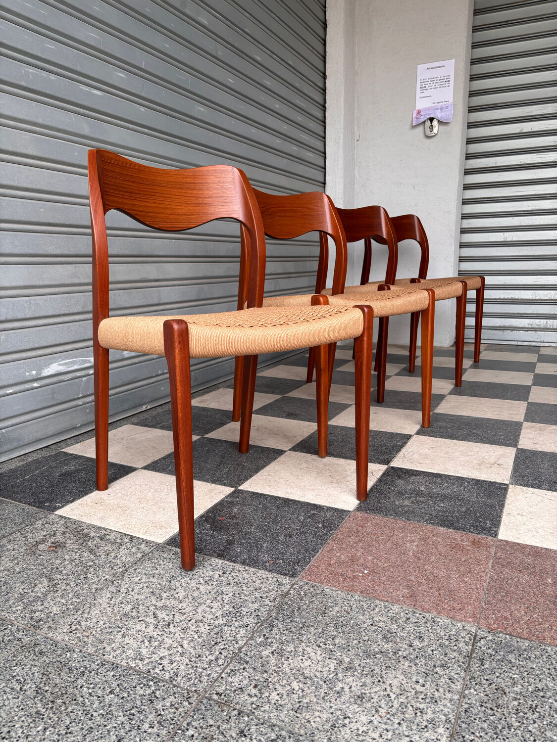 Set of 4 Møller 71 chairs