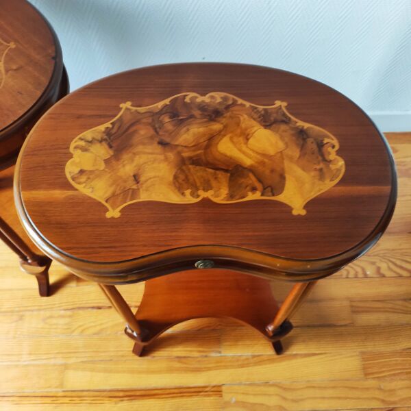 Paire de tables de chevet guéridons classique