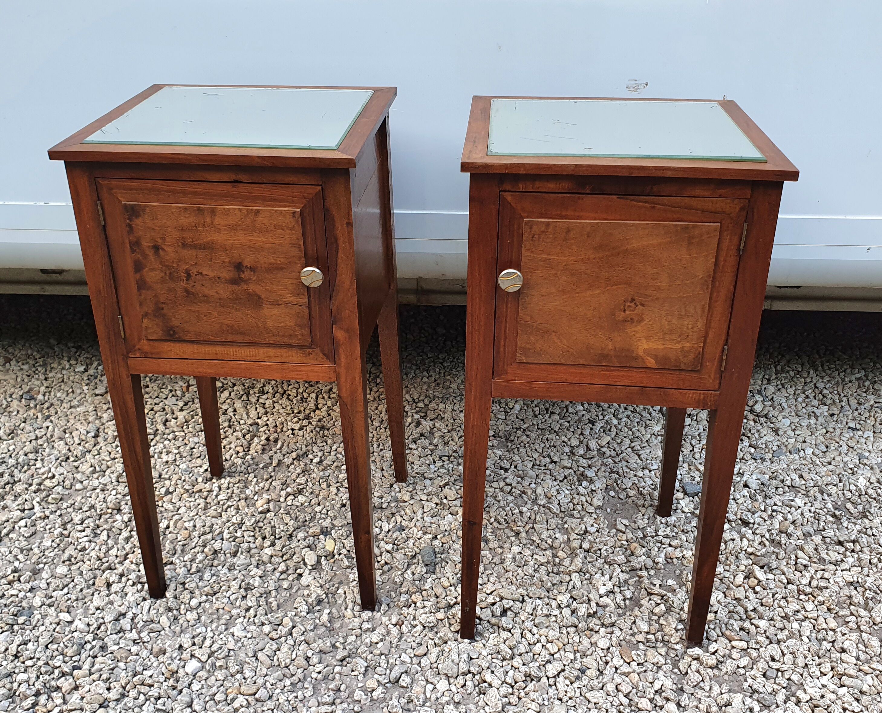 2 bedside tables mirror tray