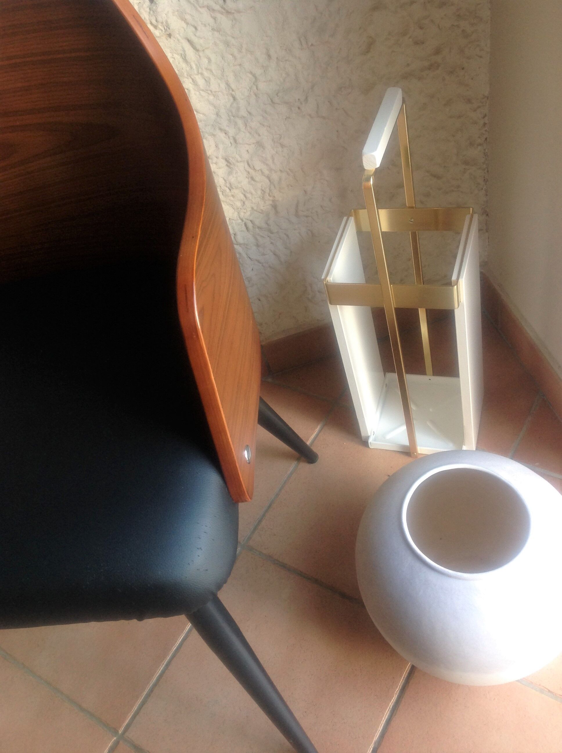 White lacquered wood and brass umbrella stand / vintage 60s-70s