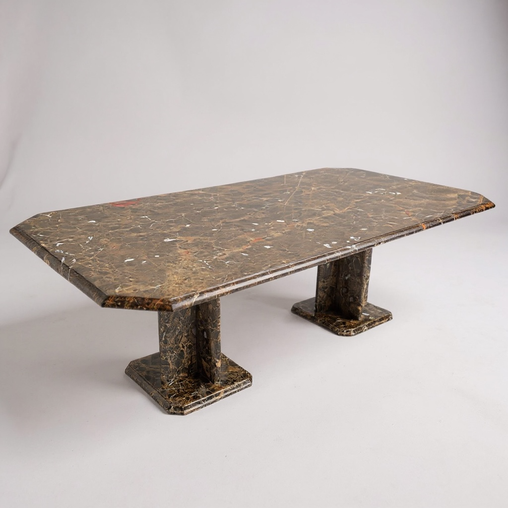 Exceptional marble table – Italian design, 1970s