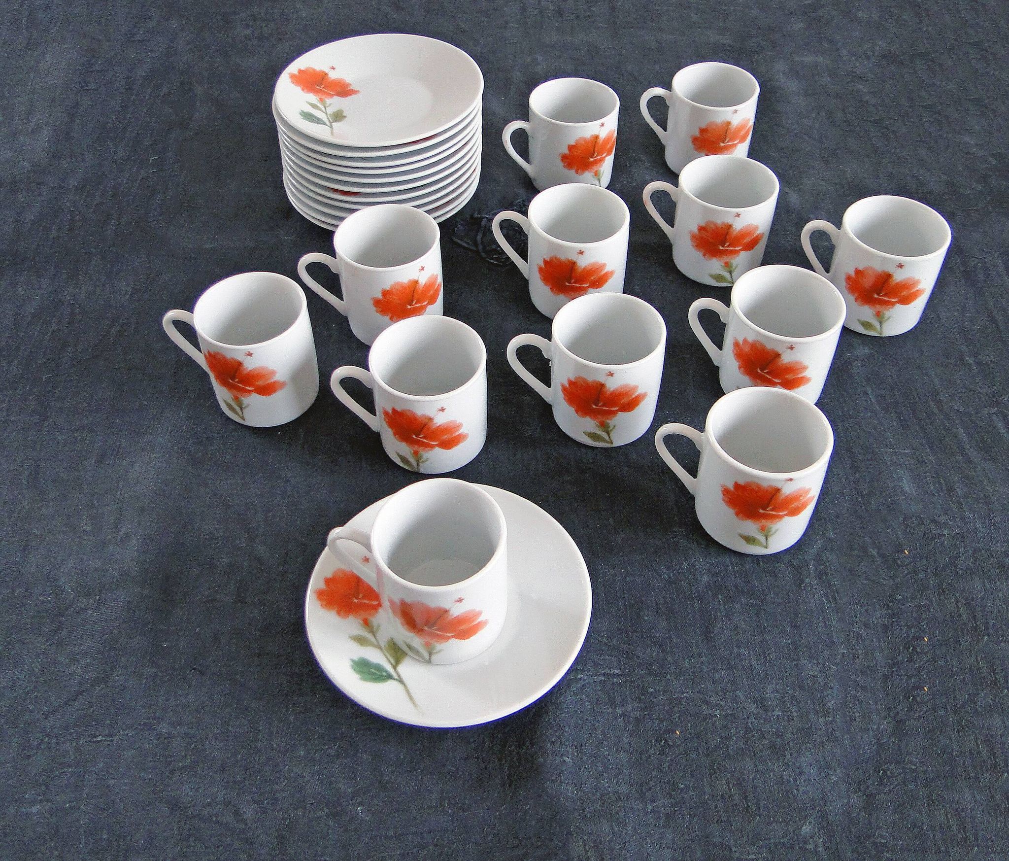Coffee service 12 cups porcelain pattern poppy pottery of the Marais vintage 70s