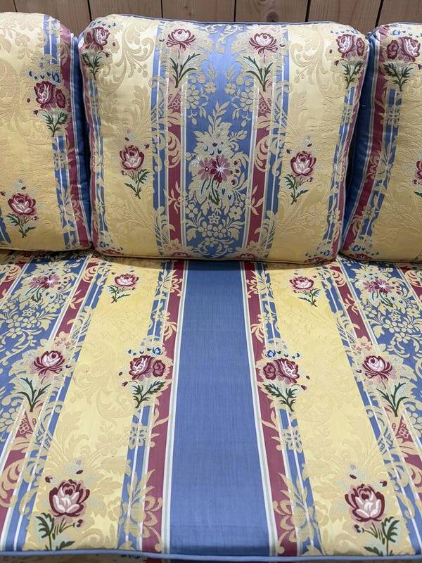 Canapé réchampi de style Louis XV