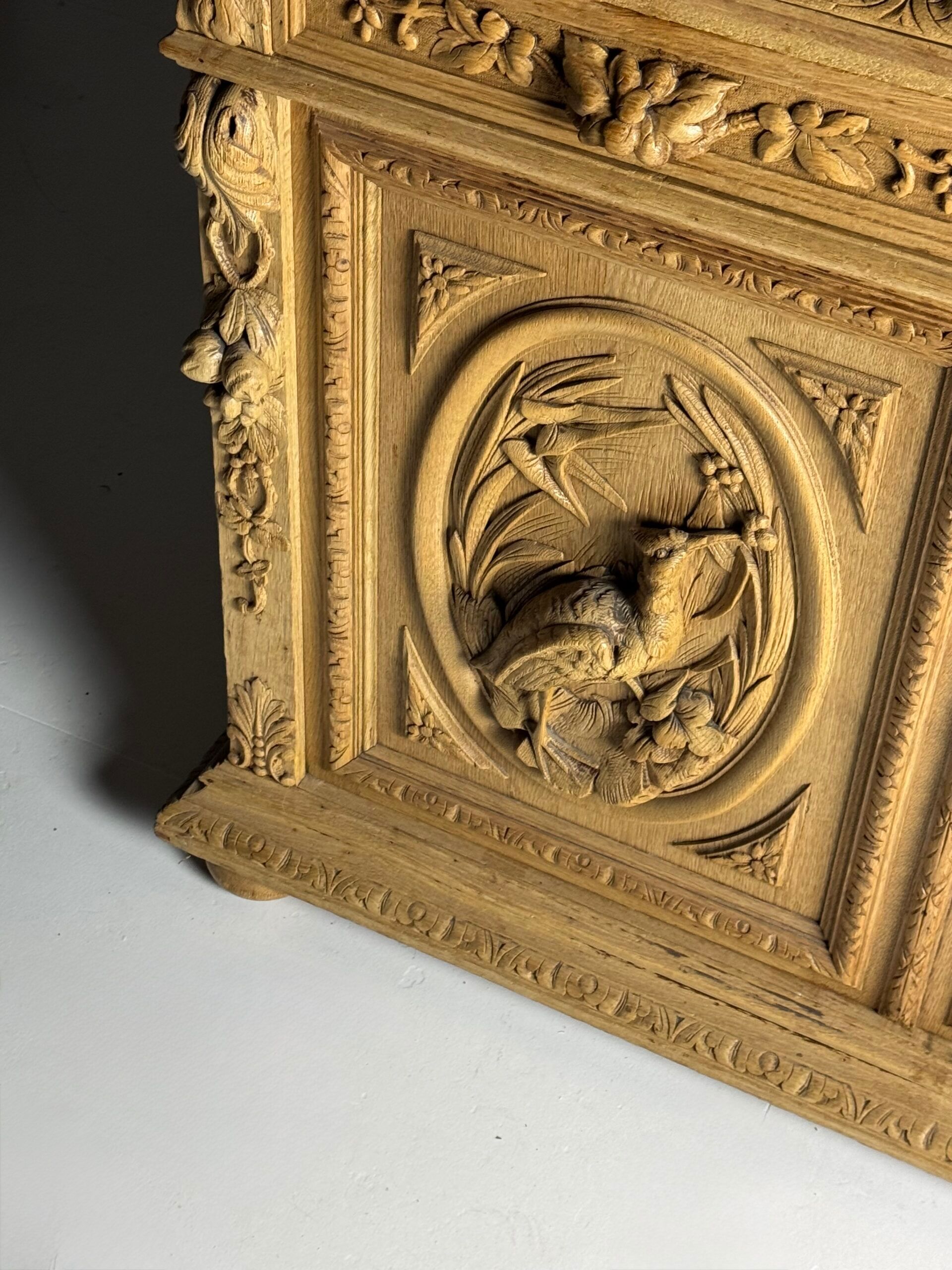 Buffet sculpté belge, 19e siècle