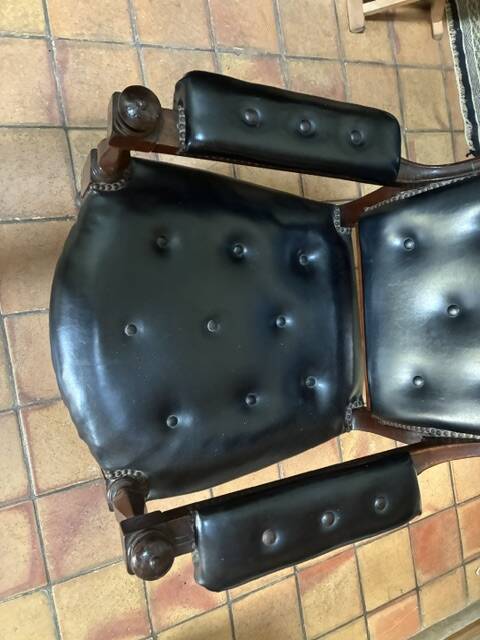 Voltaire armchair in black leather