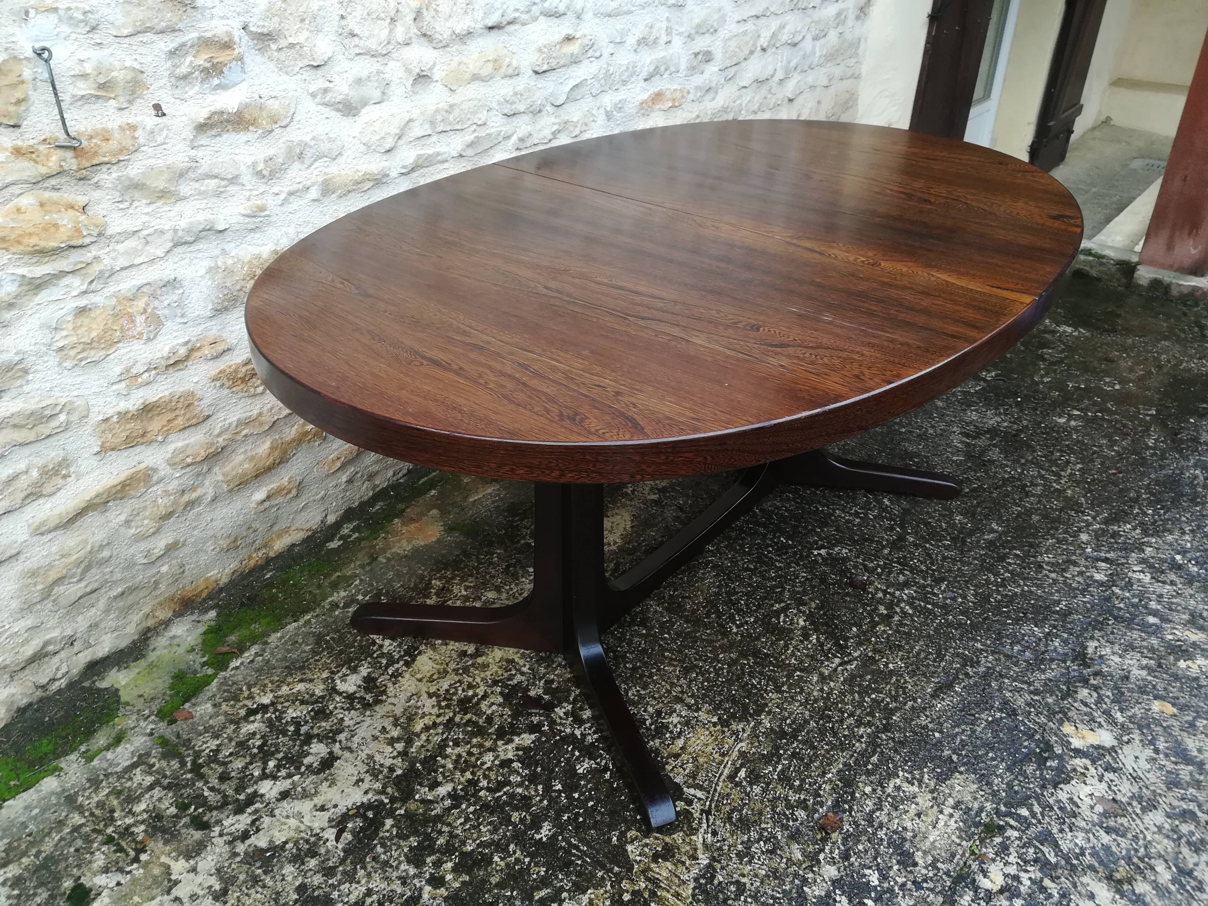 Scandinavian extendable table 2 extensions