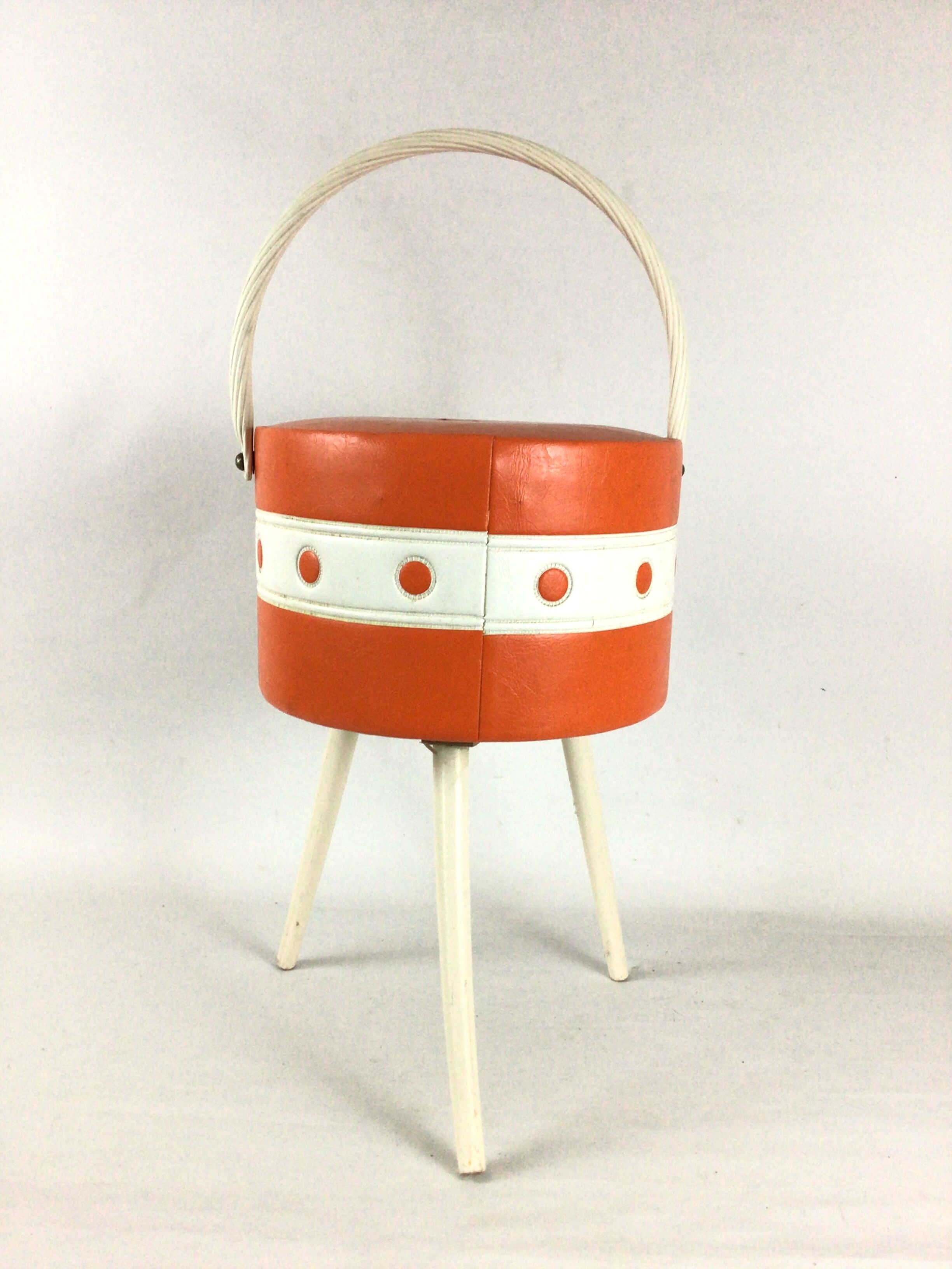 Vintage 70s sewing box