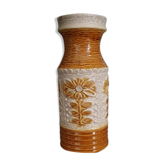 Ceramic vase