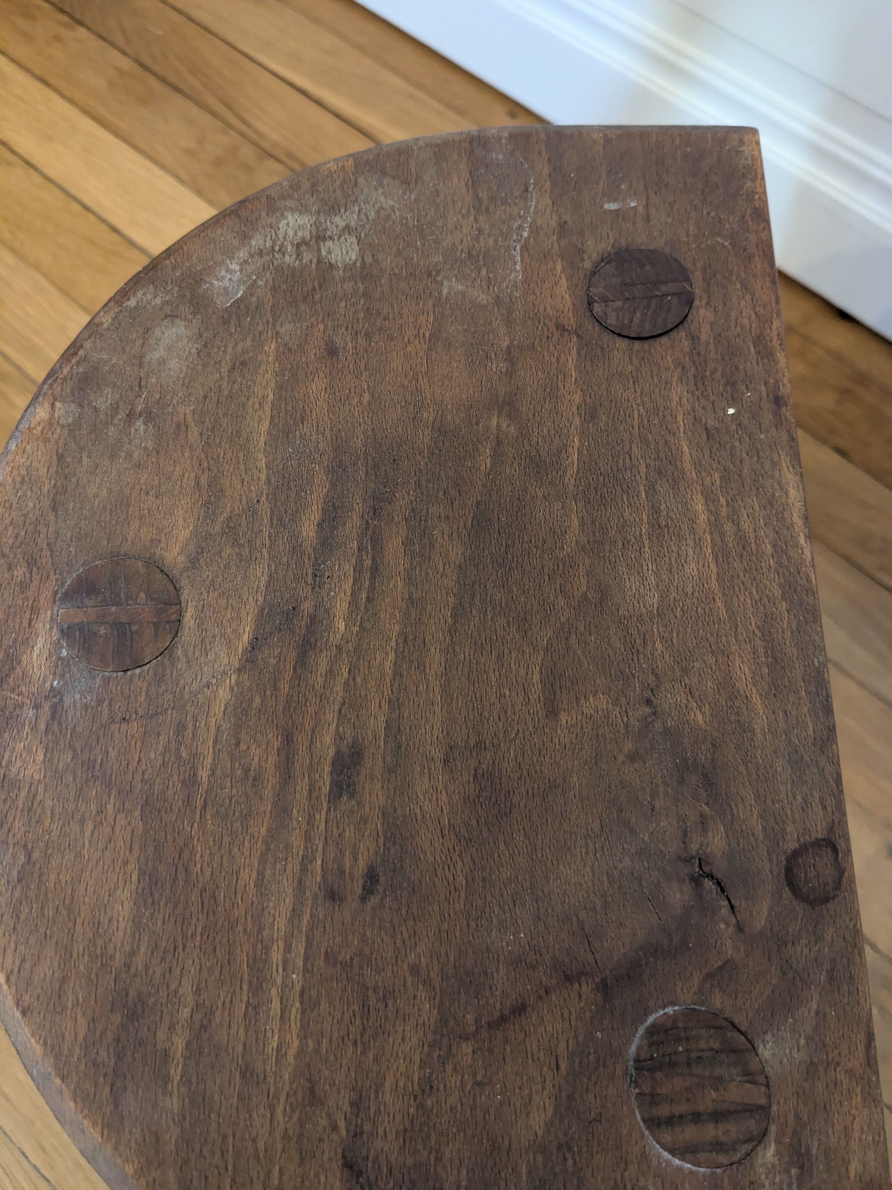 Tabouret tripode