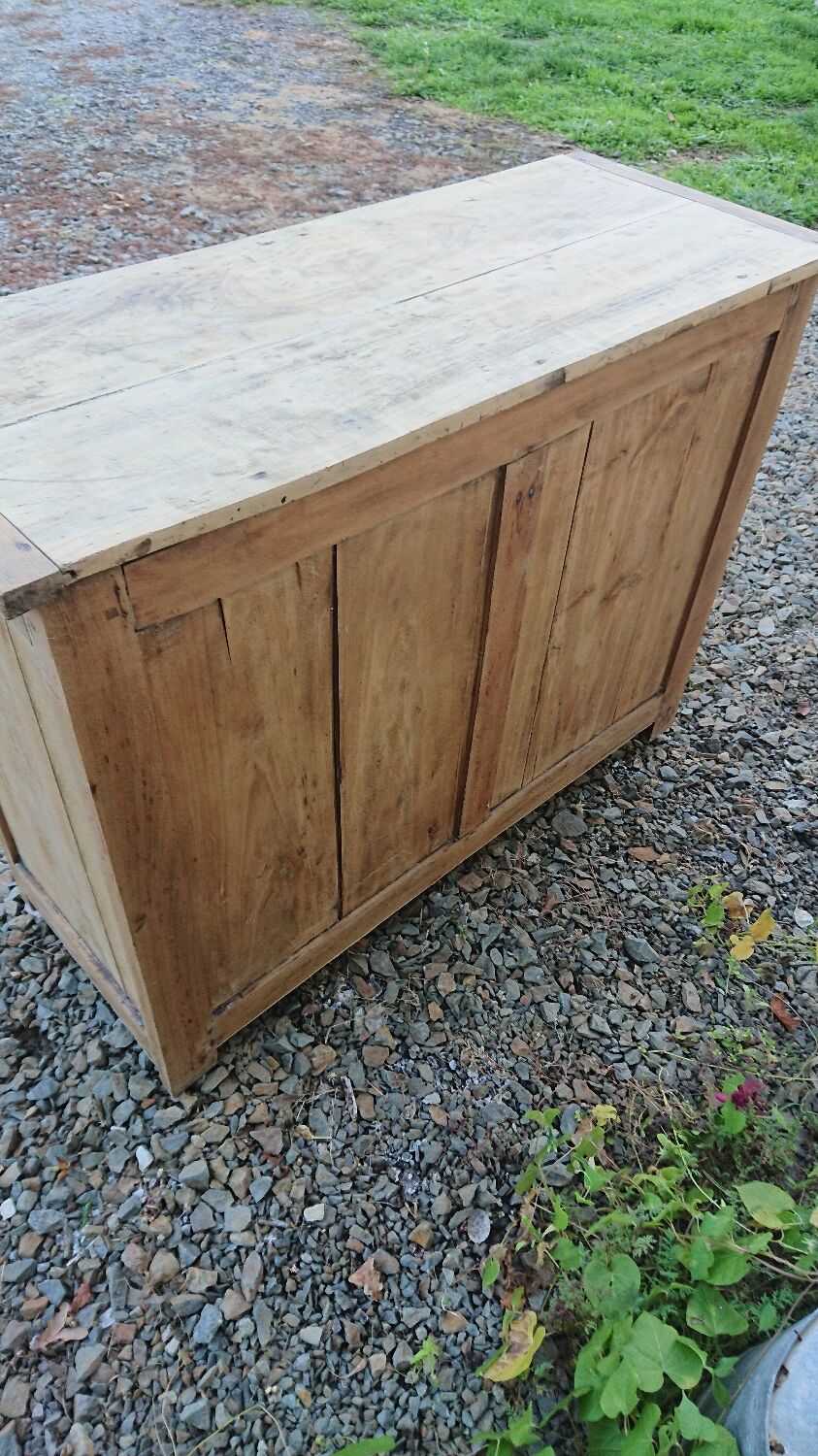 Parisian style country buffet