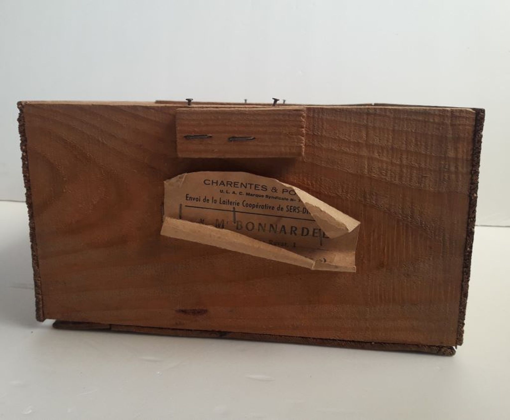 Caisse bois laiterie Charentes