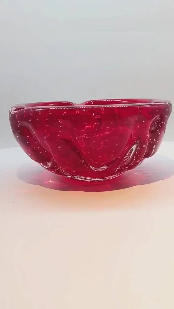 1960s ashtray or catch-all in Murano glass with air bubbles.