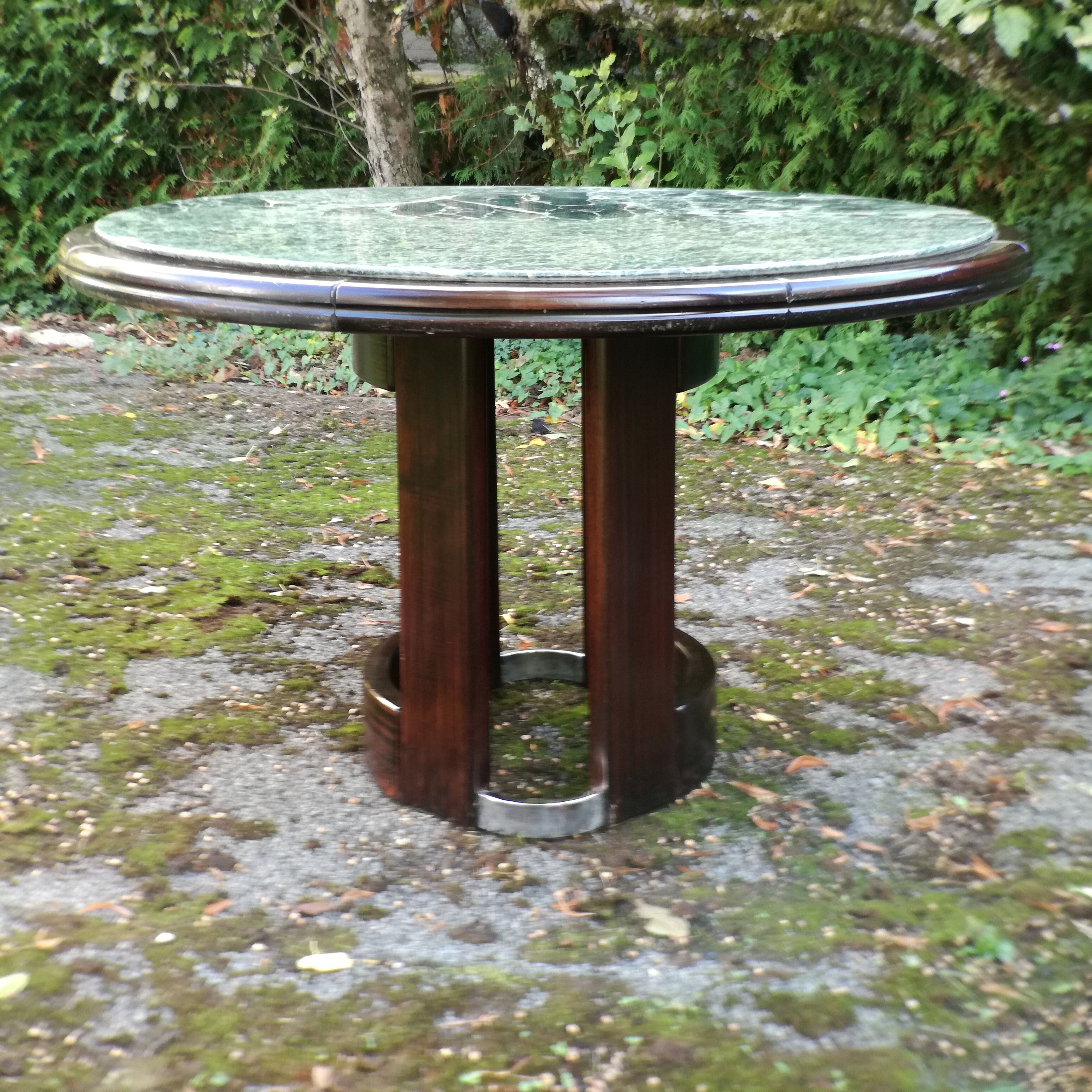 Art Deco round table in green marble