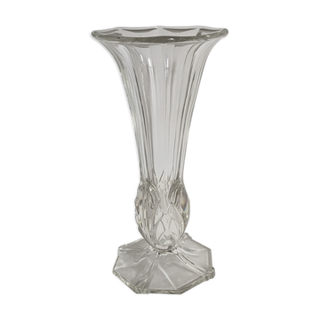 Art-Deco high foot vase in molded crystal early twentieth century