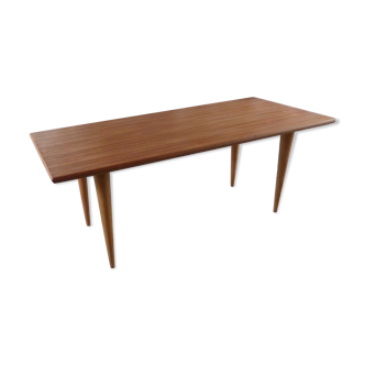 Table feet spindles