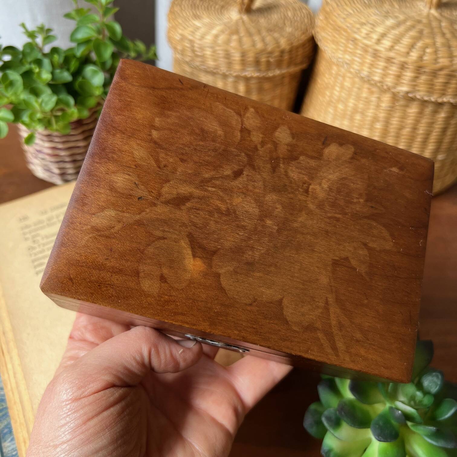 Jewelry box "in the shade of roses"