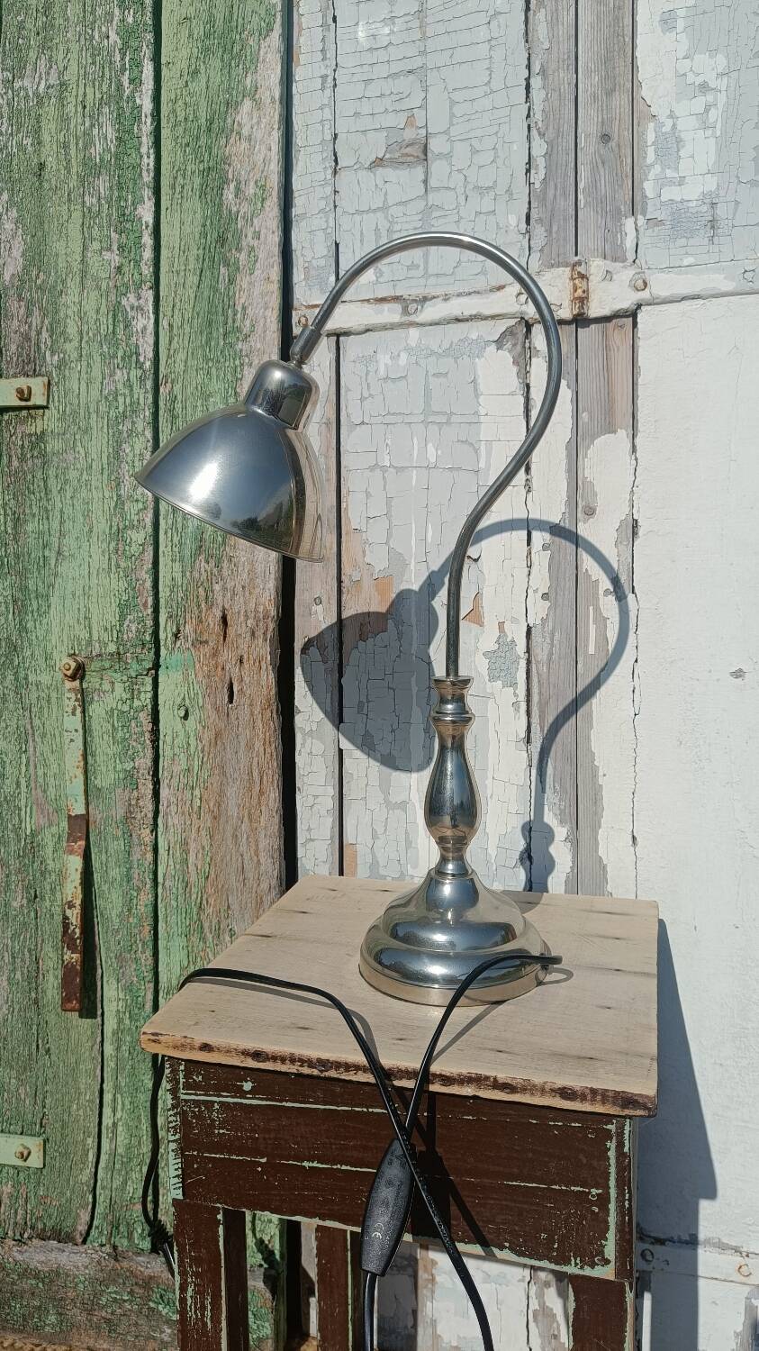 Chrome metal design table lamp – swan neck style