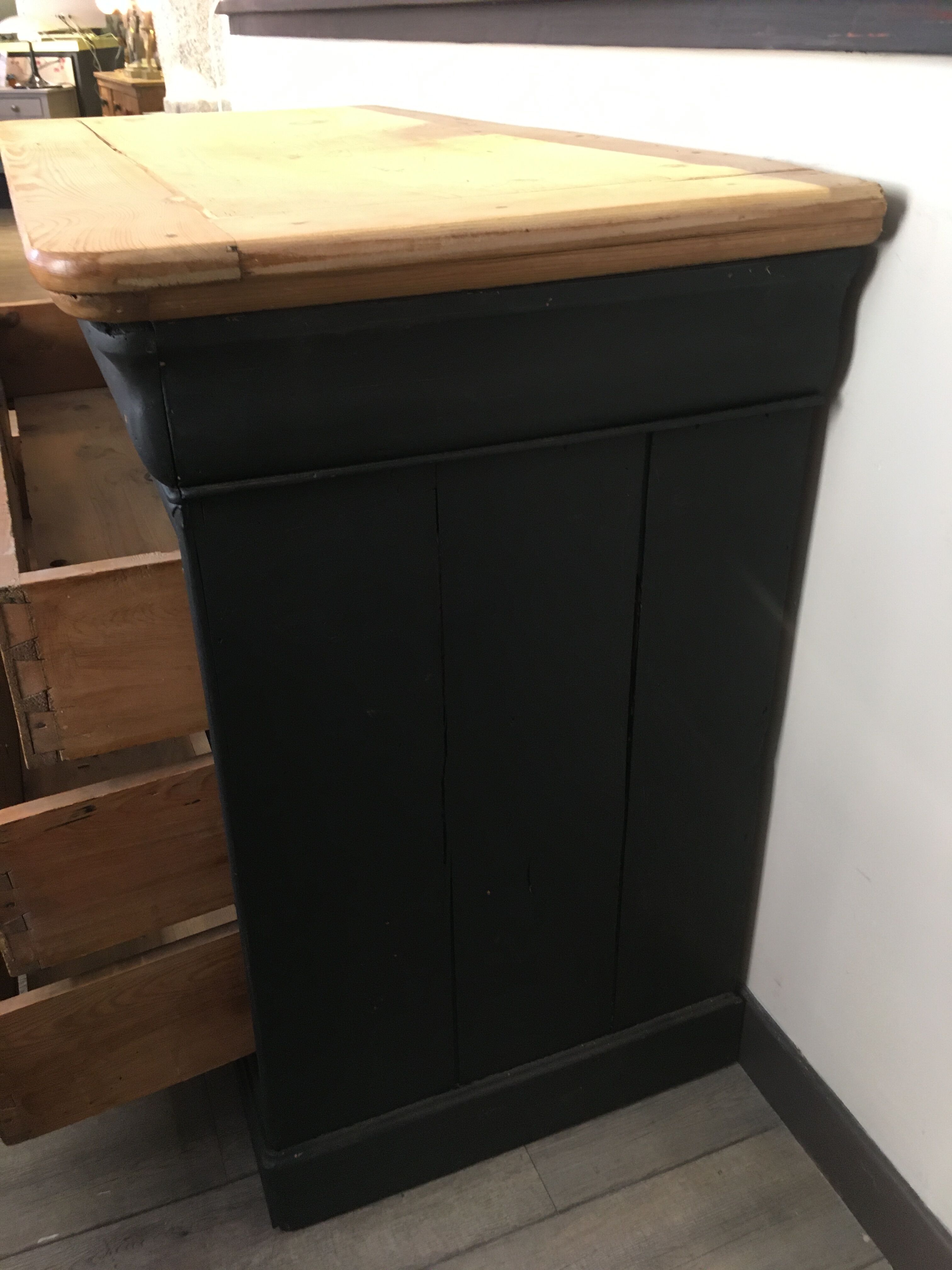 Commode d’hôtel