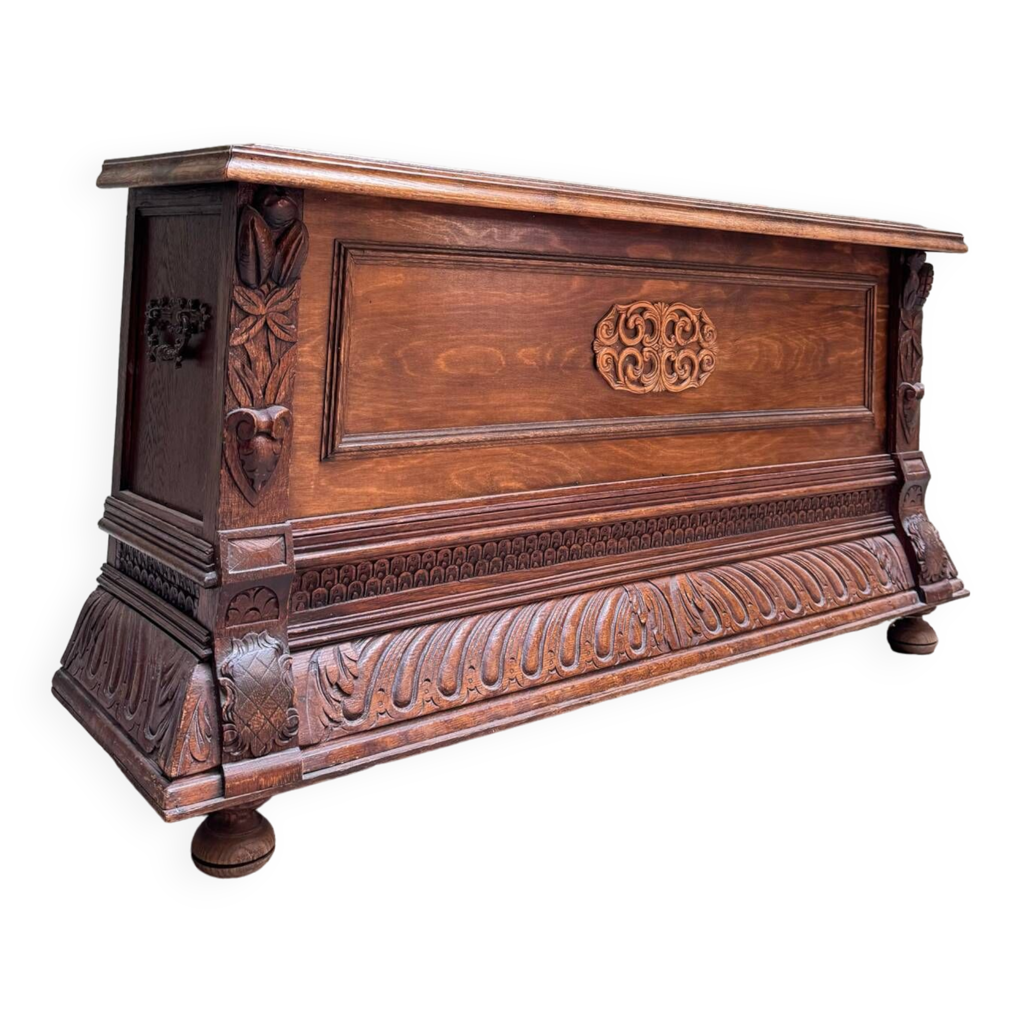 Banc coffre en bois naturel de style Louis XIII