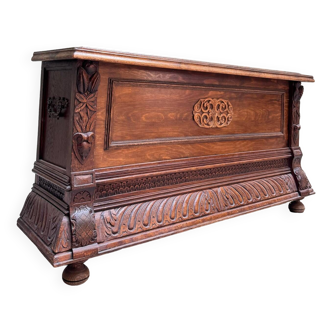 Banc coffre en bois naturel de style Louis XIII