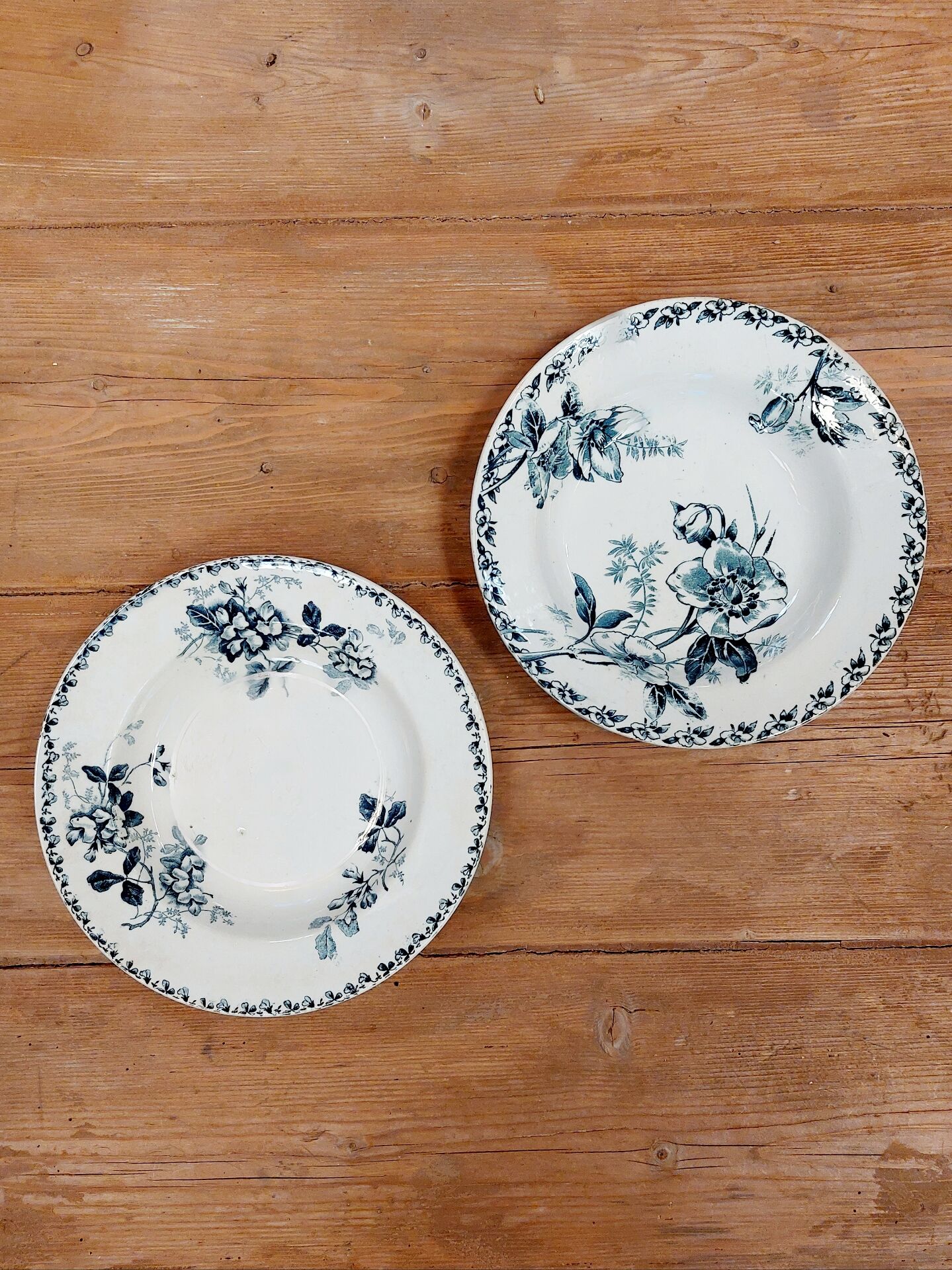 Duo d’assiettes creuses en terre de fer