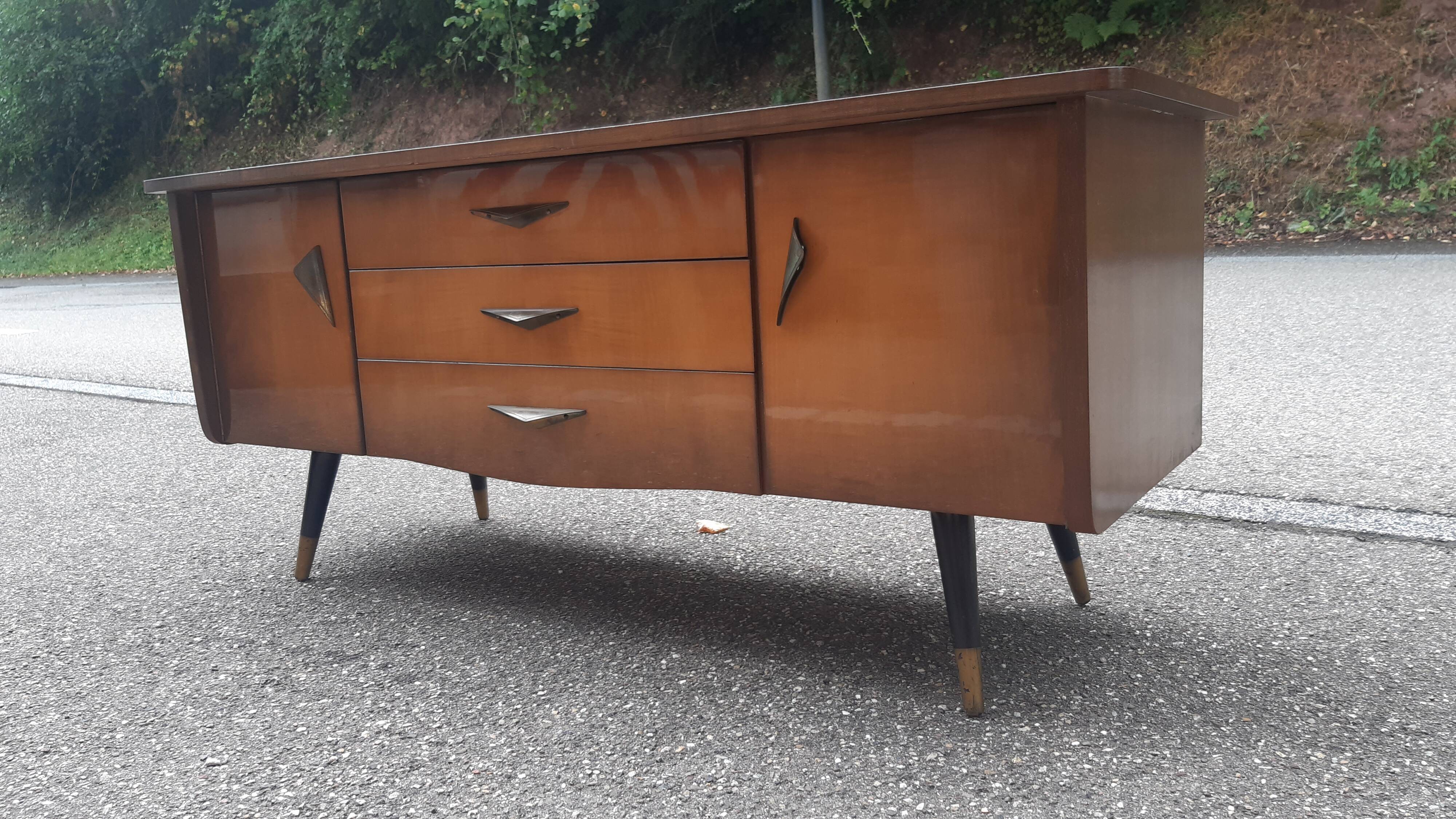 Vintage bass enfilade
