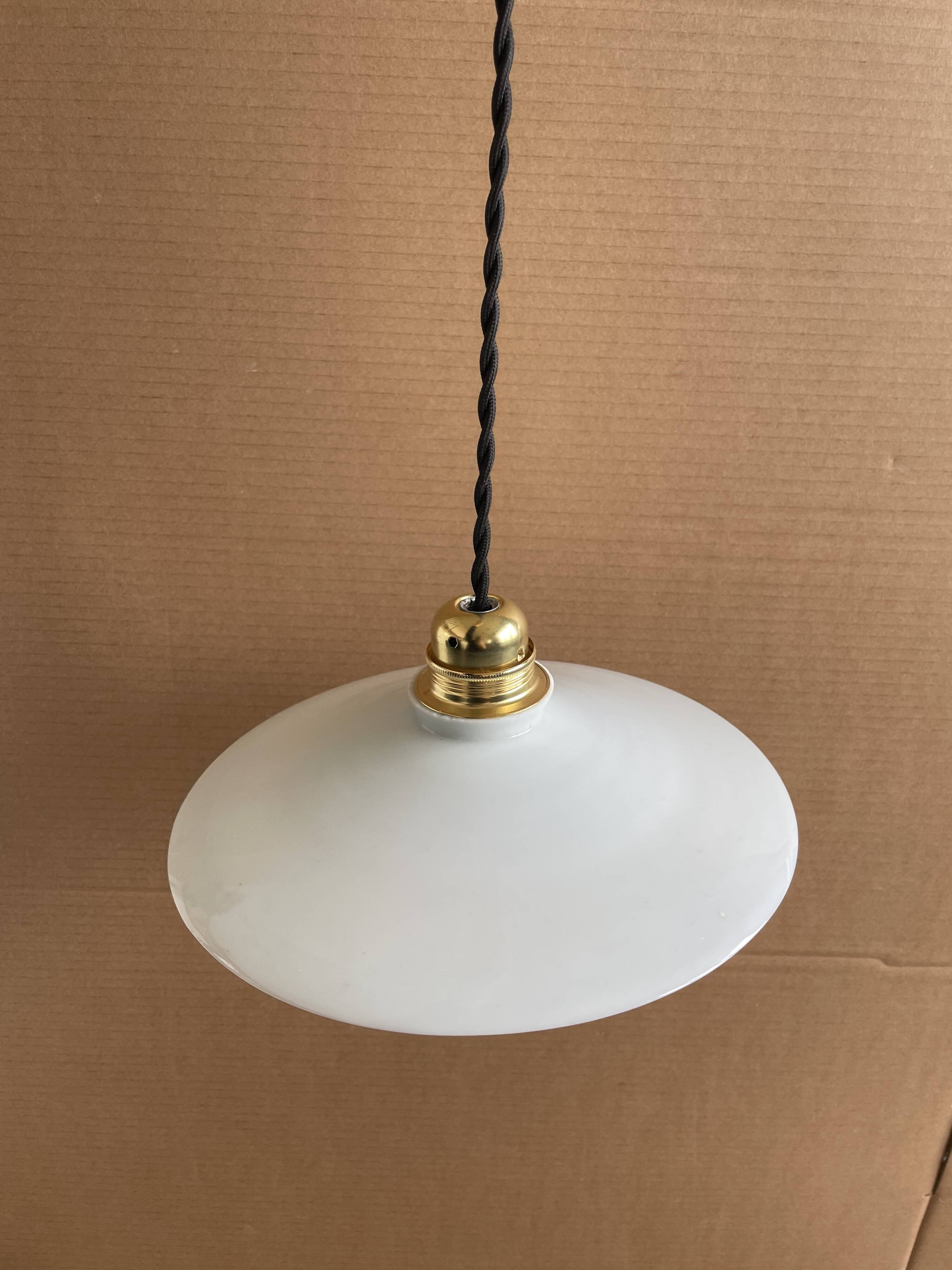 Suspension opaline ancienne