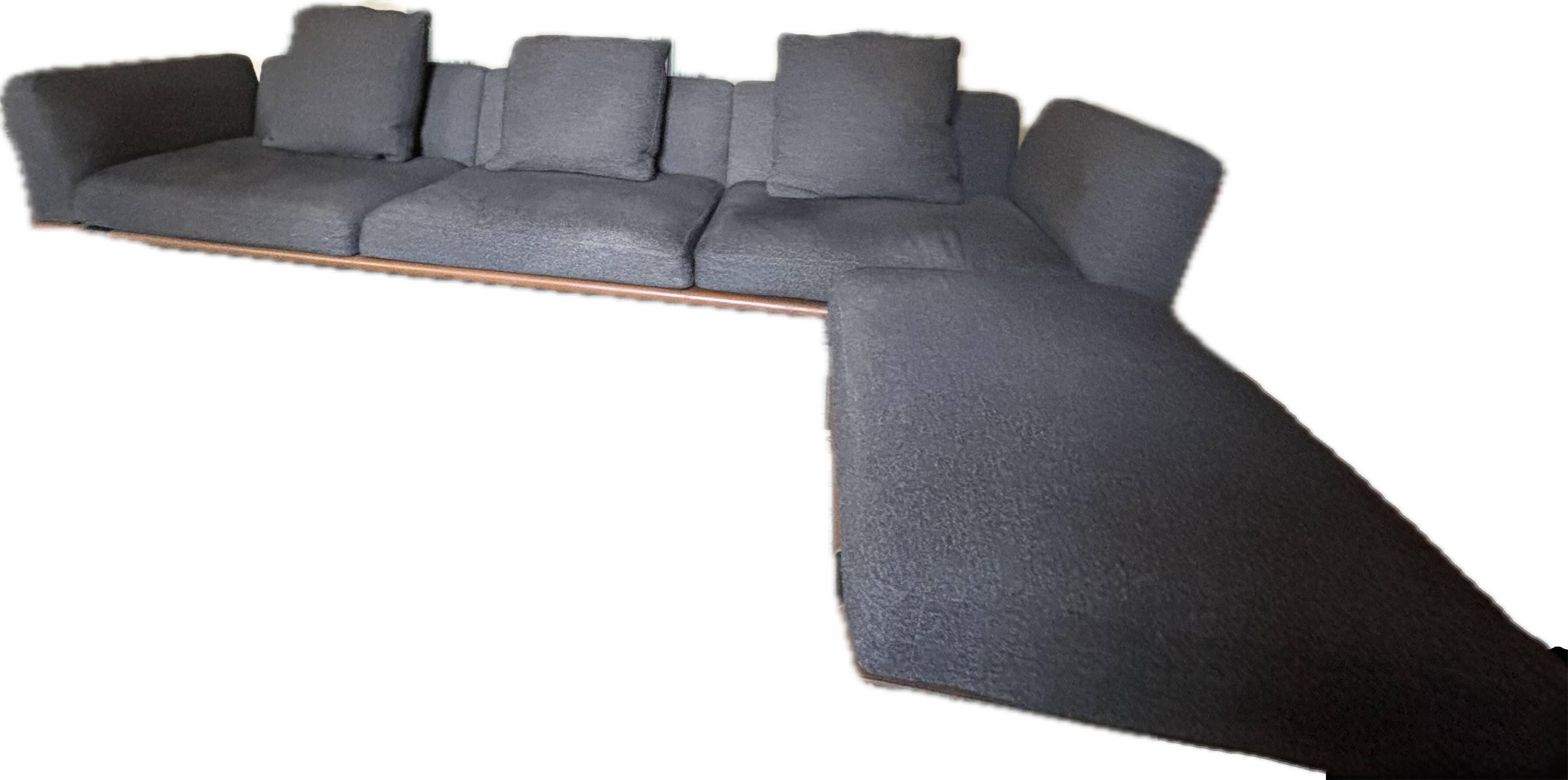 Sofa Poltrona Frau model Let It Be