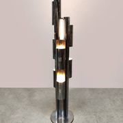 Lampe de sol en métal chromé au design vintage italien des années 1970
