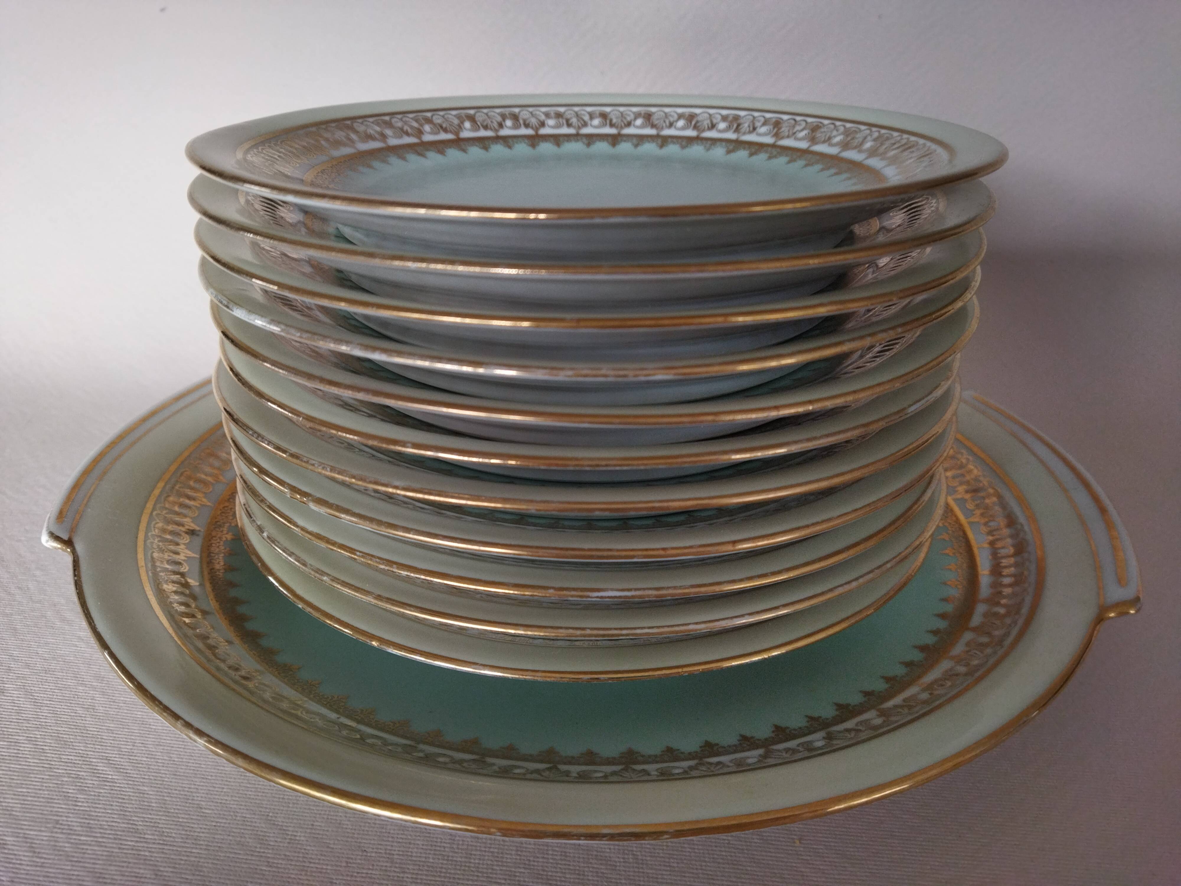 Platter and 11 dessert plates in Chapus Frères Limoges porcelain