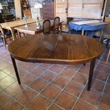 Scandinavian extendable table in rosewood from the 1960s.
