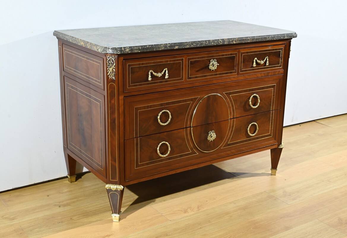 Rare mahogany commode, Louis XVI period – 2nd half of the 18th century.