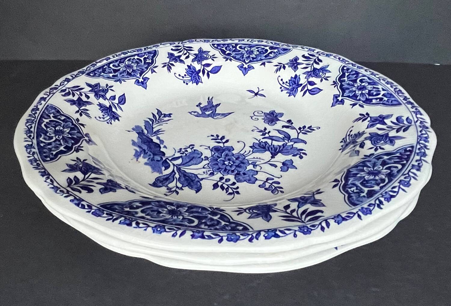 6 vintage Gien plates