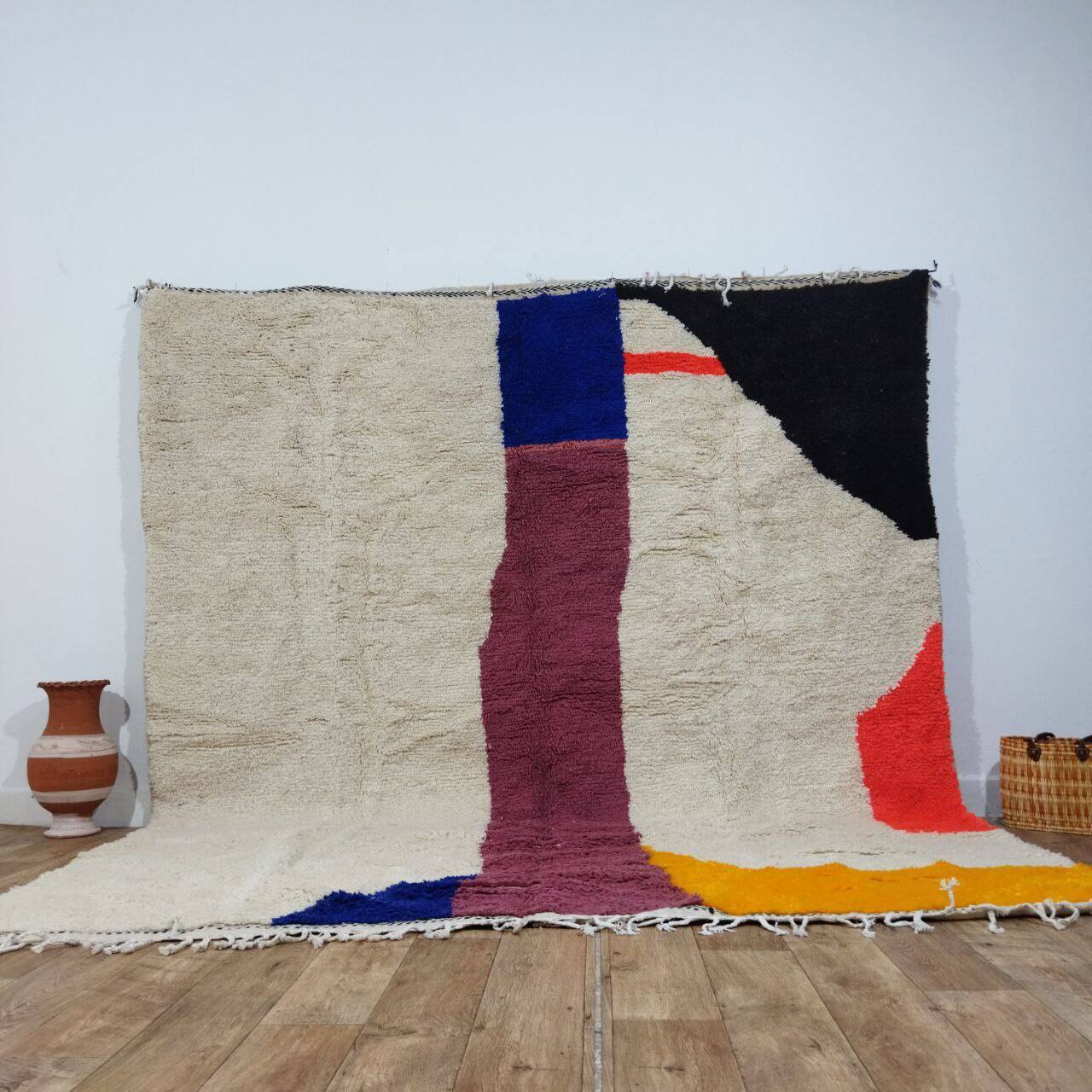 Handmade moroccan berber rug 304 x 257 cm