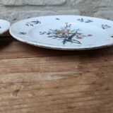 Set of 2 old ceramic plates with flower bouquet patterns